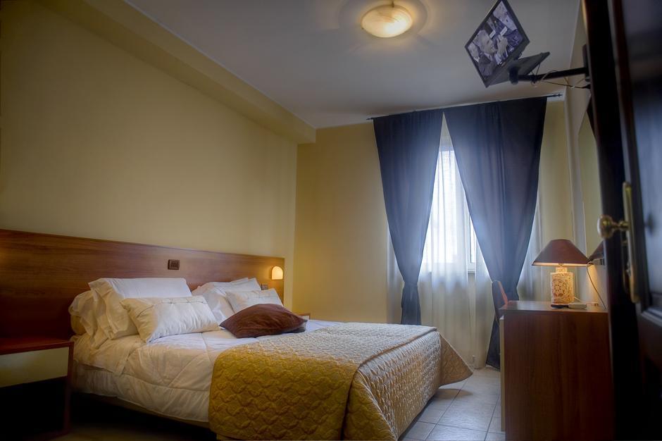Hotel Tuscania Panoramico חדר תמונה