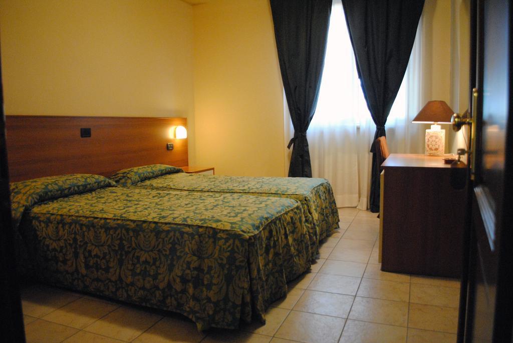 Hotel Tuscania Panoramico חדר תמונה